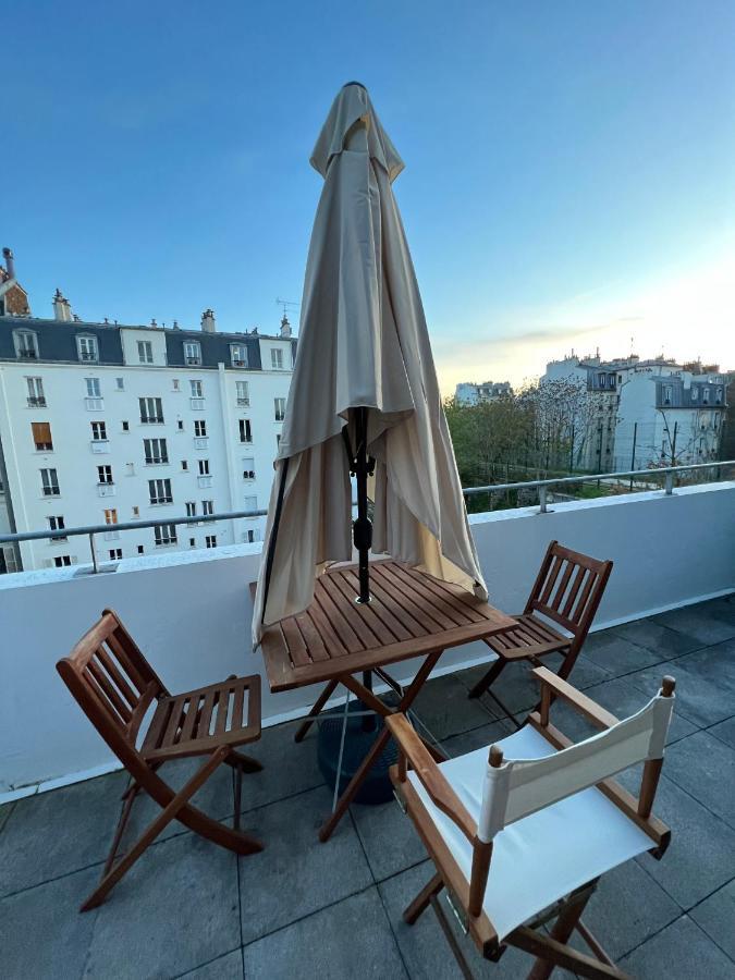 Entire Apartment With Terrace Париж Экстерьер фото